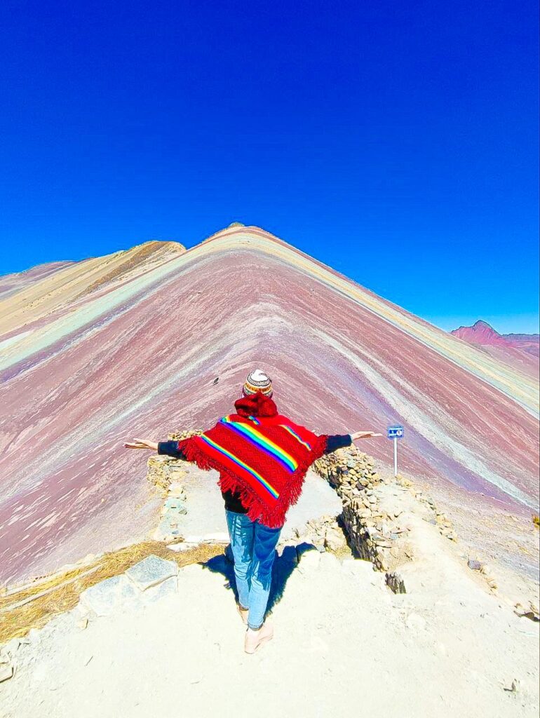 Радужная гора Виникунка в Перу