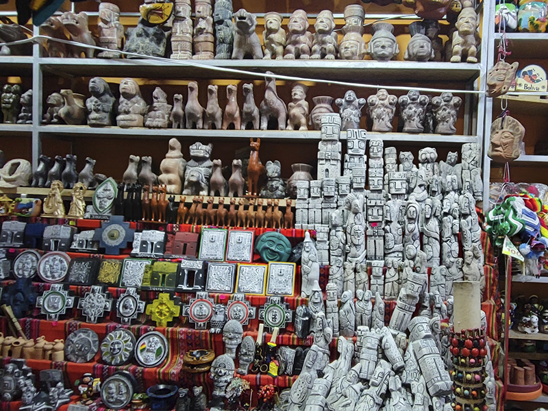 Групповой тур на новый год в Перу Боливия Чили боливия ла паз рынок ведьм сувениры