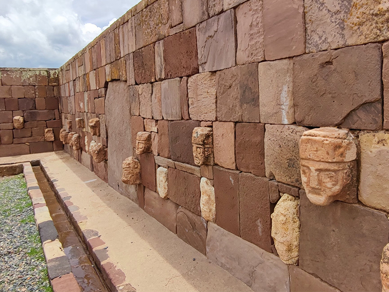 боливия тиуанака стена