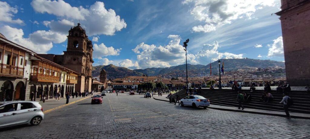 Групповой тур на новый год в Перу Боливия Чили Перу Куско улицв и главная площадь