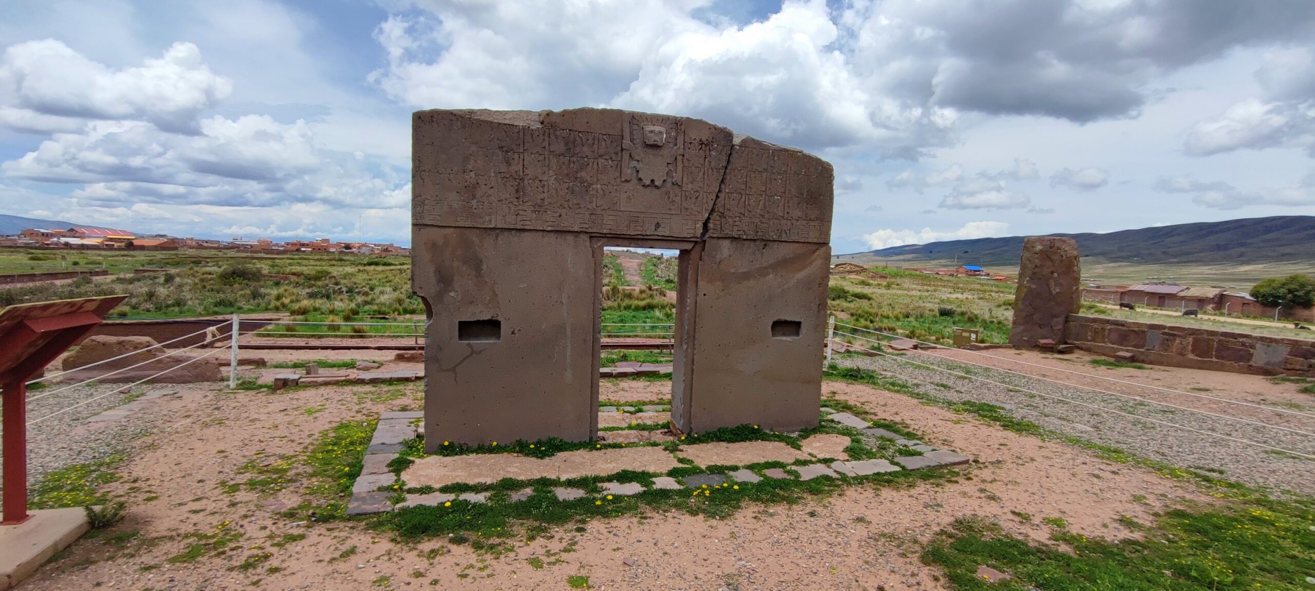 Ворота солнца храм Тиуанако Боливия